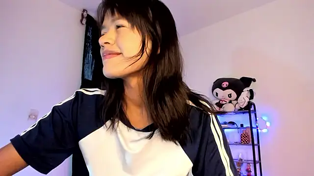 meganthompsonn22 online show from March 10, 2026, 12:31 pm