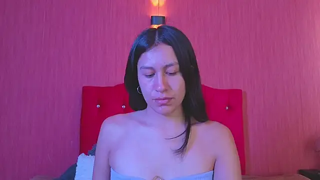 EmiGomez  online show from October 22, 2025, 1:54 pm