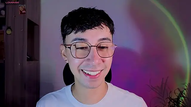 Snapshot of cameron_cum chatting on October 6, 2025, 1:12 pm cameron cum online show from October 6, 2025, 1:12 pm