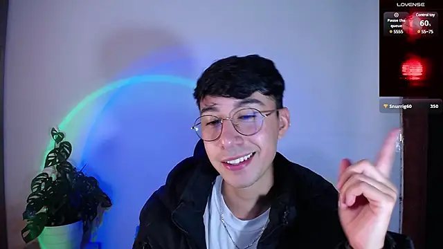 Snapshot of cameron_cum chatting on March 22, 2025, 5:41 pm cameron cum online show from March 22, 2025, 5:41 pm