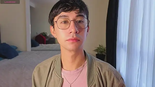 Snapshot of cameron_cum chatting on December 4, 2025, 11:09 am cameron cum online show from December 4, 2025, 11:09 am