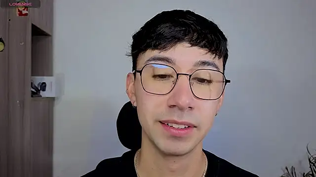 Snapshot of cameron_cum chatting on October 18, 2025, 2:30 pm cameron cum online show from October 18, 2025, 2:30 pm