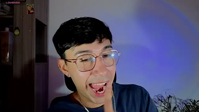 Snapshot of cameron_cum chatting on October 25, 2025, 12:17 pm cameron cum online show from October 25, 2025, 12:17 pm