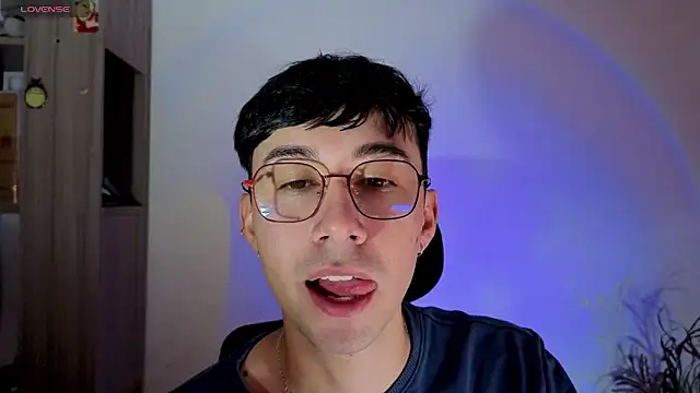 Snapshot of cameron_cum chatting on October 14, 2025, 6:19 pm cameron cum online show from October 14, 2025, 6:19 pm