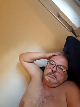 Snapshot of bluangelo chatting on September 23, 2025, 12:23 pm bluangelo online show from September 23, 2025, 12:23 pm