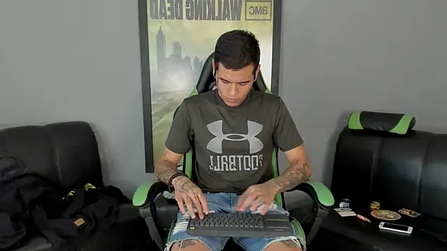 Snapshot of jamesinked_ chatting on February 12, 2025, 6:51 pm jamesinked online show from February 12, 2025, 6:51 pm