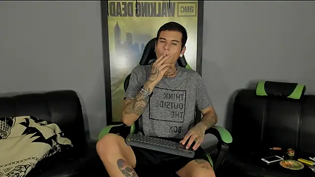 Snapshot of jamesinked_ chatting on February 24, 2025, 9:52 pm jamesinked online show from February 24, 2025, 9:52 pm