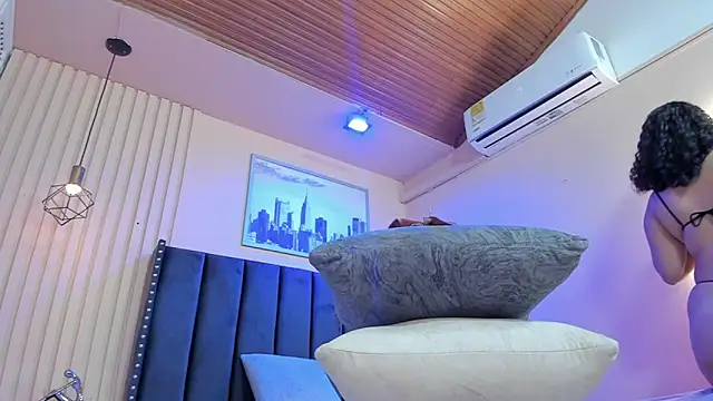 viiolett lee online show from January 11, 2026, 8:27 pm