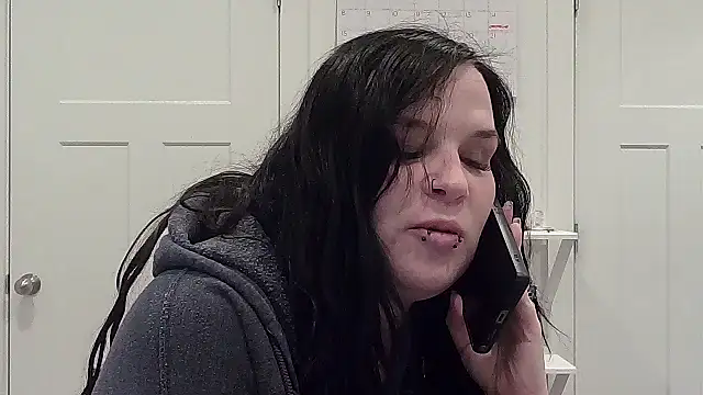 Snapshot of CherryWilde chatting on February 18, 2026, 4:47 pm CherryWilde online show from February 18, 2026, 4:47 pm