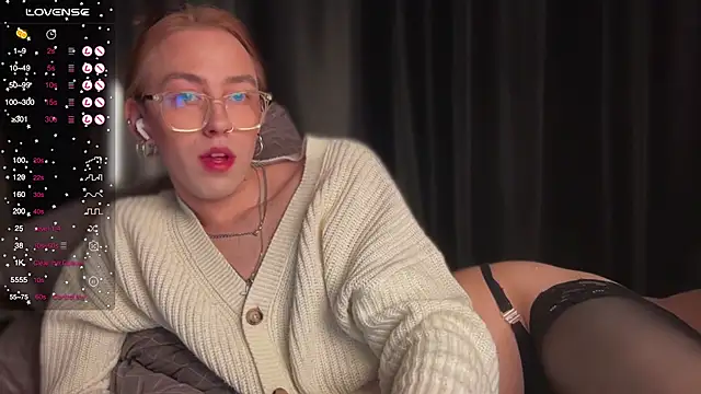 Snapshot of Avril_Pearly_ chatting on March 13, 2025, 8:43 pm Avril Pearly online show from March 13, 2025, 8:43 pm