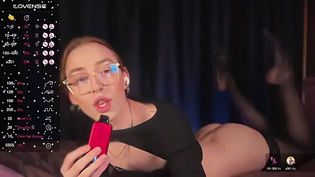 Snapshot of Avril_Pearly_ chatting on February 7, 2025, 8:42 pm Avril Pearly online show from February 7, 2025, 8:42 pm