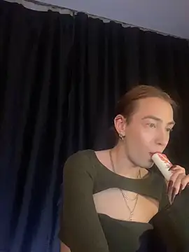 Snapshot of Avril_Pearly_ chatting on February 5, 2025, 7:53 pm Avril Pearly online show from February 5, 2025, 7:53 pm