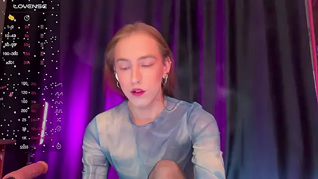 Snapshot of Avril_Pearly_ chatting on December 15, 2025, 12:00 pm Avril Pearly online show from December 15, 2025, 12:00 pm