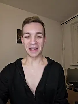 Snapshot of nickdtr chatting on December 15, 2025, 6:03 pm nickdtr online show from December 15, 2025, 6:03 pm