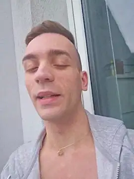 Snapshot of nickdtr chatting on November 14, 2025, 12:20 pm nickdtr online show from November 14, 2025, 12:20 pm