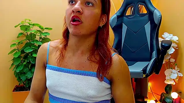 Snapshot of aslyhernandez_7 chatting on February 26, 2025, 9:53 pm aslyhernandez 7 online show from February 26, 2025, 9:53 pm