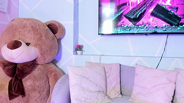 lila noa online show from November 22, 2025, 7:46 pm