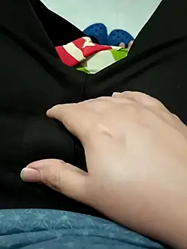 Snapshot of beautiful_hands_ chatting on December 12, 2024, 6:57 am beautiful hands online show from December 12, 2024, 6:57 am