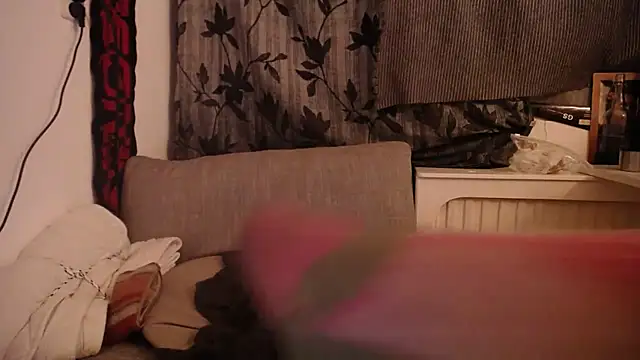 P4RtYBOII92 online show from November 30, 2025, 6:03 am