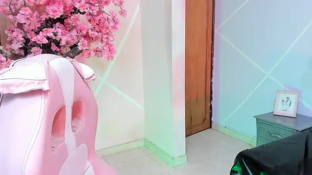 Elith noa online show from September 15, 2025, 7:36 pm