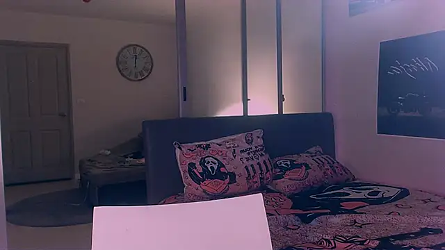 Eva Jaya online show from October 16, 2025, 1:08 pm