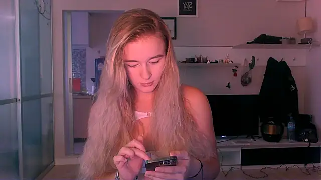 Eva Jaya online show from September 18, 2025, 5:10 am