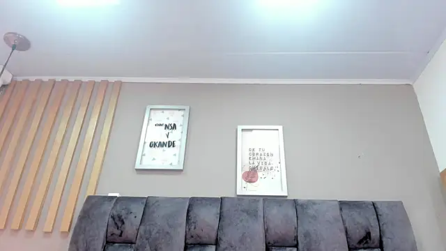 mariaa fernanda online show from September 26, 2025, 3:24 am