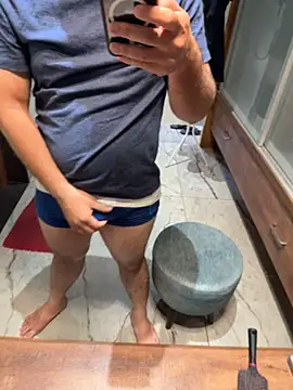 Snapshot of versatile_guy01 chatting on January 12, 2026, 8:43 am versatile guy01 online show from January 12, 2026, 8:43 am