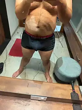 Snapshot of versatile_guy01 chatting on February 5, 2026, 3:13 am versatile guy01 online show from February 5, 2026, 3:13 am