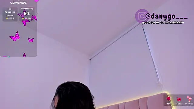 ZarianaEvanz online show from September 12, 2025, 10:20 pm