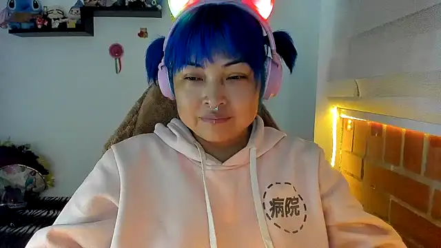 Snapshot of Shaddycute_ chatting on October 21, 2025, 10:09 pm Shaddycute online show from October 21, 2025, 10:09 pm