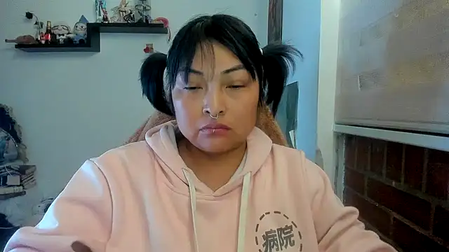 Shaddycute  online show from April 15, 2026, 5:39 pm