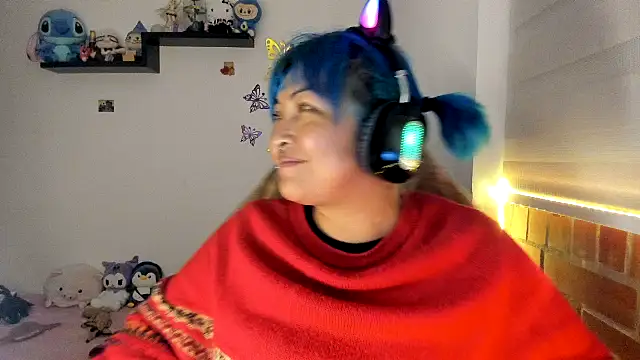 Shaddycute  online show from December 18, 2025, 10:02 pm