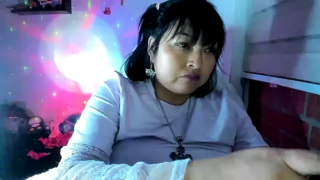 Shaddycute  online show from June 28, 2026, 1:34 am
