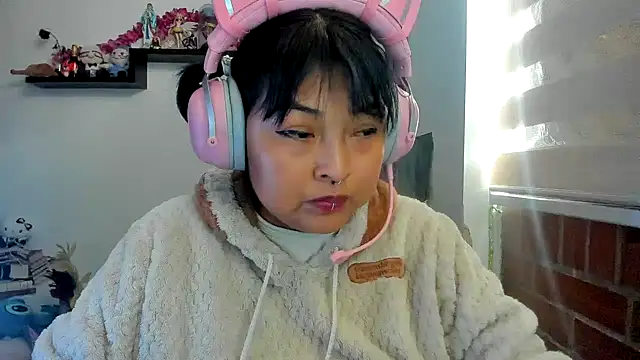 Shaddycute  online show from April 5, 2026, 4:13 pm