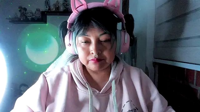 Shaddycute  online show from June 22, 2026, 2:50 am