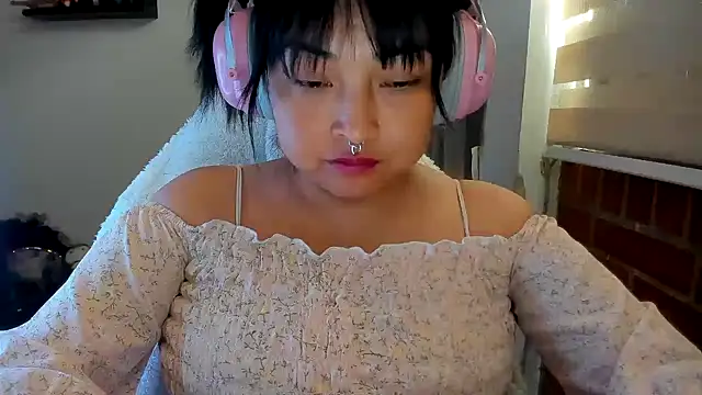 Shaddycute  online show from June 24, 2026, 4:16 pm