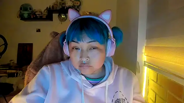 Shaddycute  online show from January 12, 2026, 1:34 am