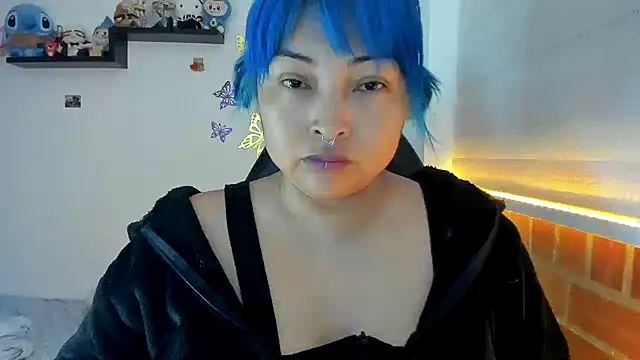 Snapshot of Shaddycute_ chatting on November 11, 2025, 2:23 pm Shaddycute online show from November 11, 2025, 2:23 pm