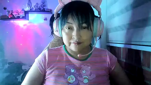 Shaddycute  online show from April 22, 2026, 12:50 am