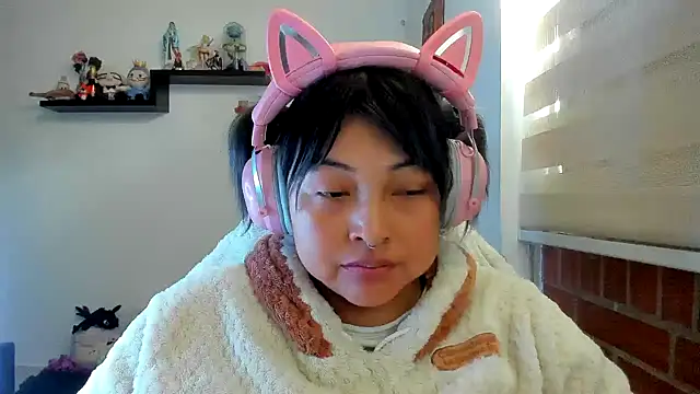 Shaddycute  online show from June 3, 2026, 2:33 pm