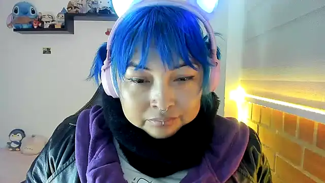 Snapshot of Shaddycute_ chatting on November 6, 2025, 4:05 am Shaddycute online show from November 6, 2025, 4:05 am