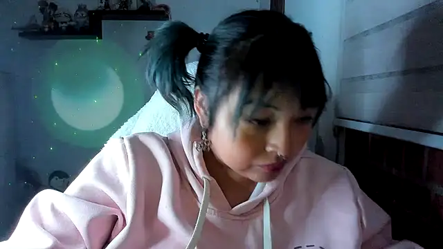Shaddycute  online show from June 20, 2026, 3:22 am