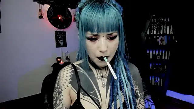 Snapshot of DimmuandDarkness chatting on January 18, 2026, 12:19 pm DimmuandDarkness online show from January 18, 2026, 12:19 pm