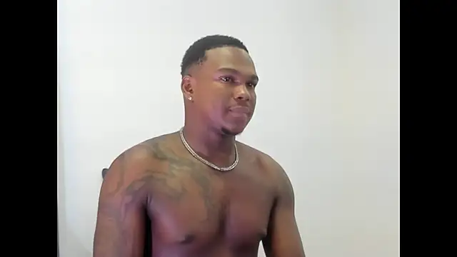 Snapshot of Troykhalil chatting on February 17, 2026, 9:12 pm Troykhalil online show from February 17, 2026, 9:12 pm