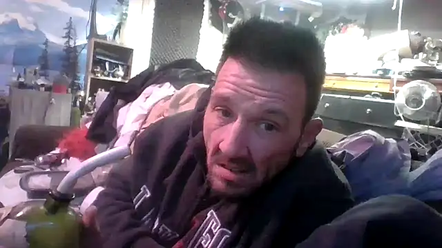 Snapshot of gettinit2wice chatting on November 2, 2025, 12:32 pm gettinit2wice online show from November 2, 2025, 12:32 pm