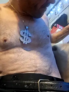 Snapshot of gettinit2wice chatting on December 2, 2025, 9:55 am gettinit2wice online show from December 2, 2025, 9:55 am