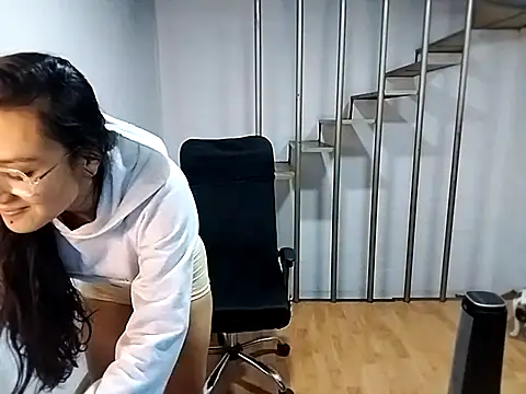 Jessie Desire online show from February 17, 2025, 2:53 am