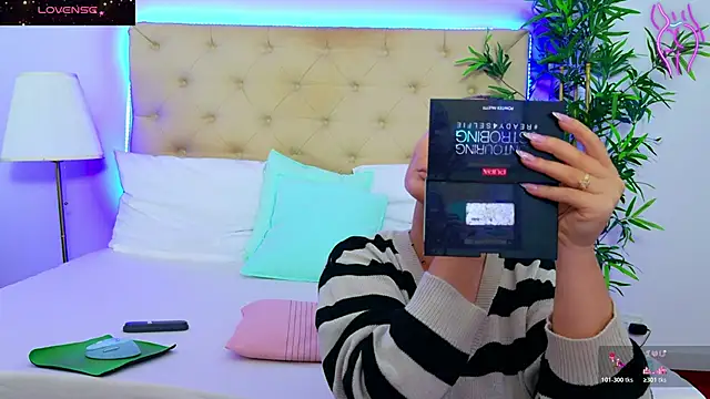 Snapshot of DaliyaArabian chatting on November 17, 2025, 1:04 pm DaliyaArabian online show from November 17, 2025, 1:04 pm