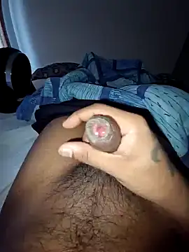 Snapshot of indianhunk2000 chatting on December 28, 2024, 4:41 am indianhunk2000 online show from December 28, 2024, 4:41 am